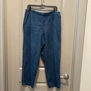 Alfred Dunner Blue Straight Leg Jeans Cropped Pull On Denim Size 16